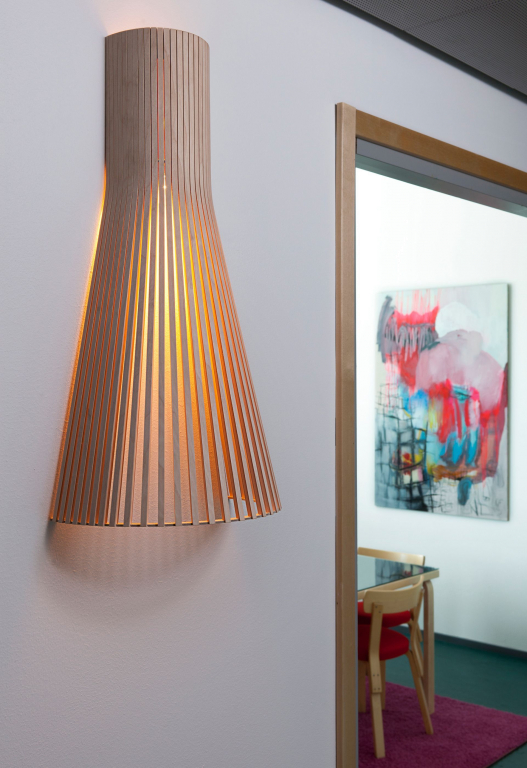 Secto Design Secto 4230 wandlamp met wandbevestiging zwart