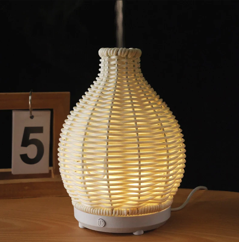 (200ml) USB Luftbefeuchter Aroma Öl Diffuser mit LED Beleuchtung im Rattan Look - Weiss