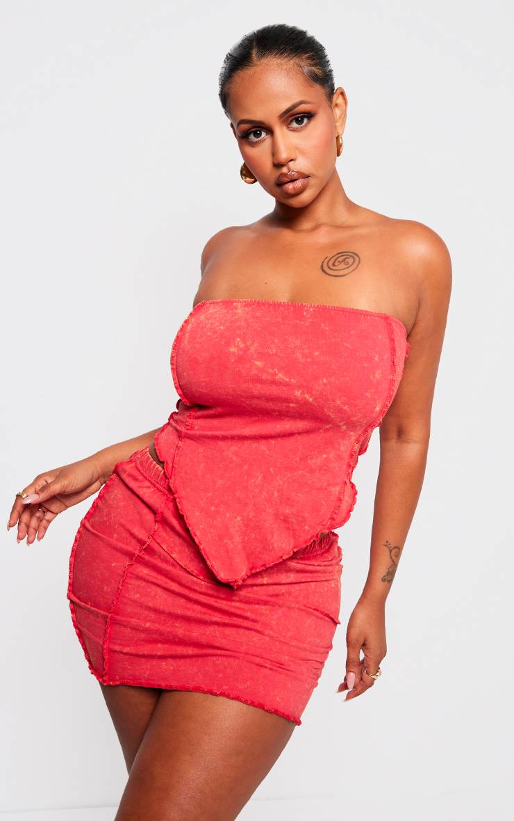 Rouge Jupe Shape En Coton Lavé Avec Détails De Coutures Et Ourlet Ondulé