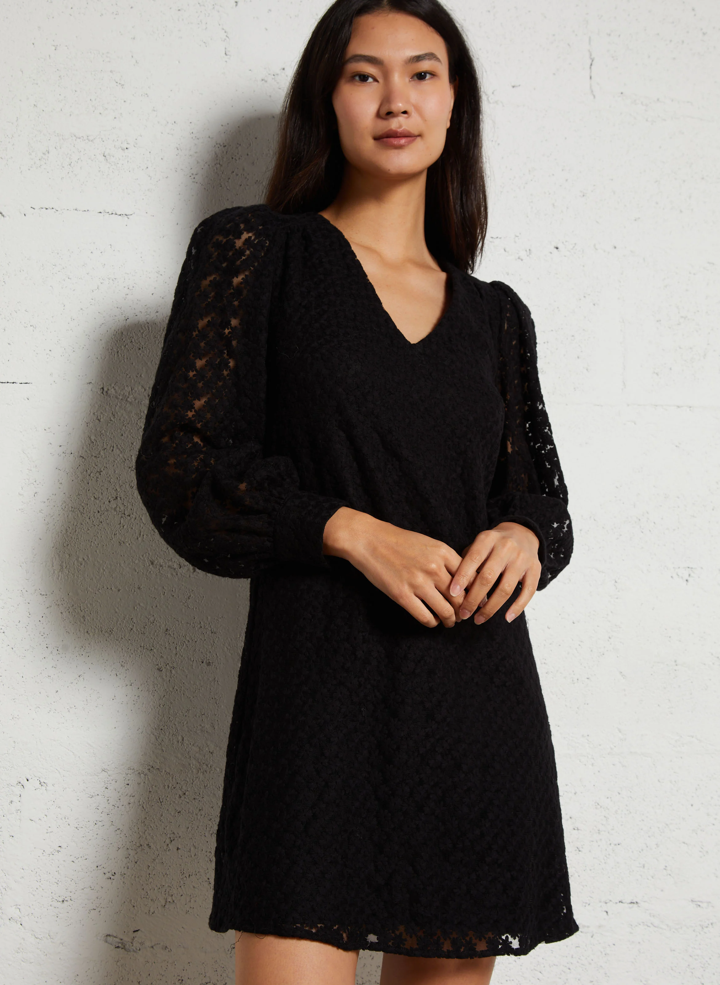 MANILLE - Robe courte brodée en coton mélangé | Noir