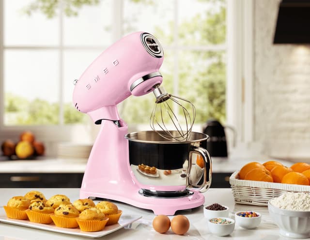 Smeg køkkenmaskine SMF03PKEU (pink)