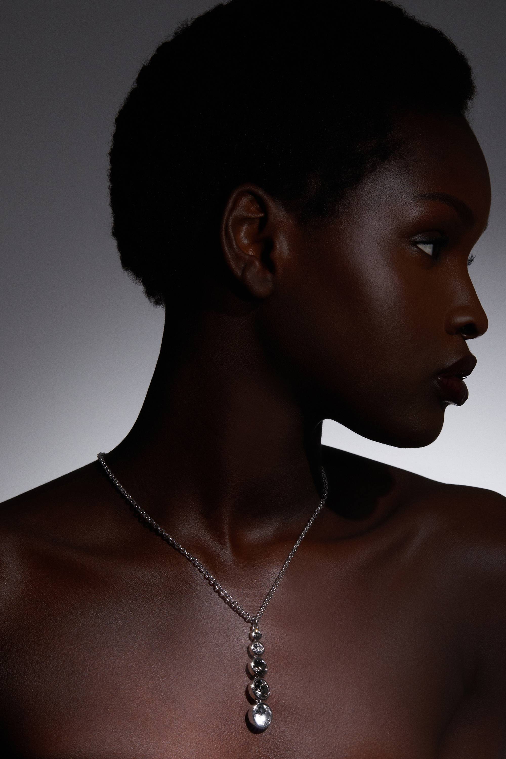 KarenMillen Pendentif en forme de larme en cristal européen façonné à la main