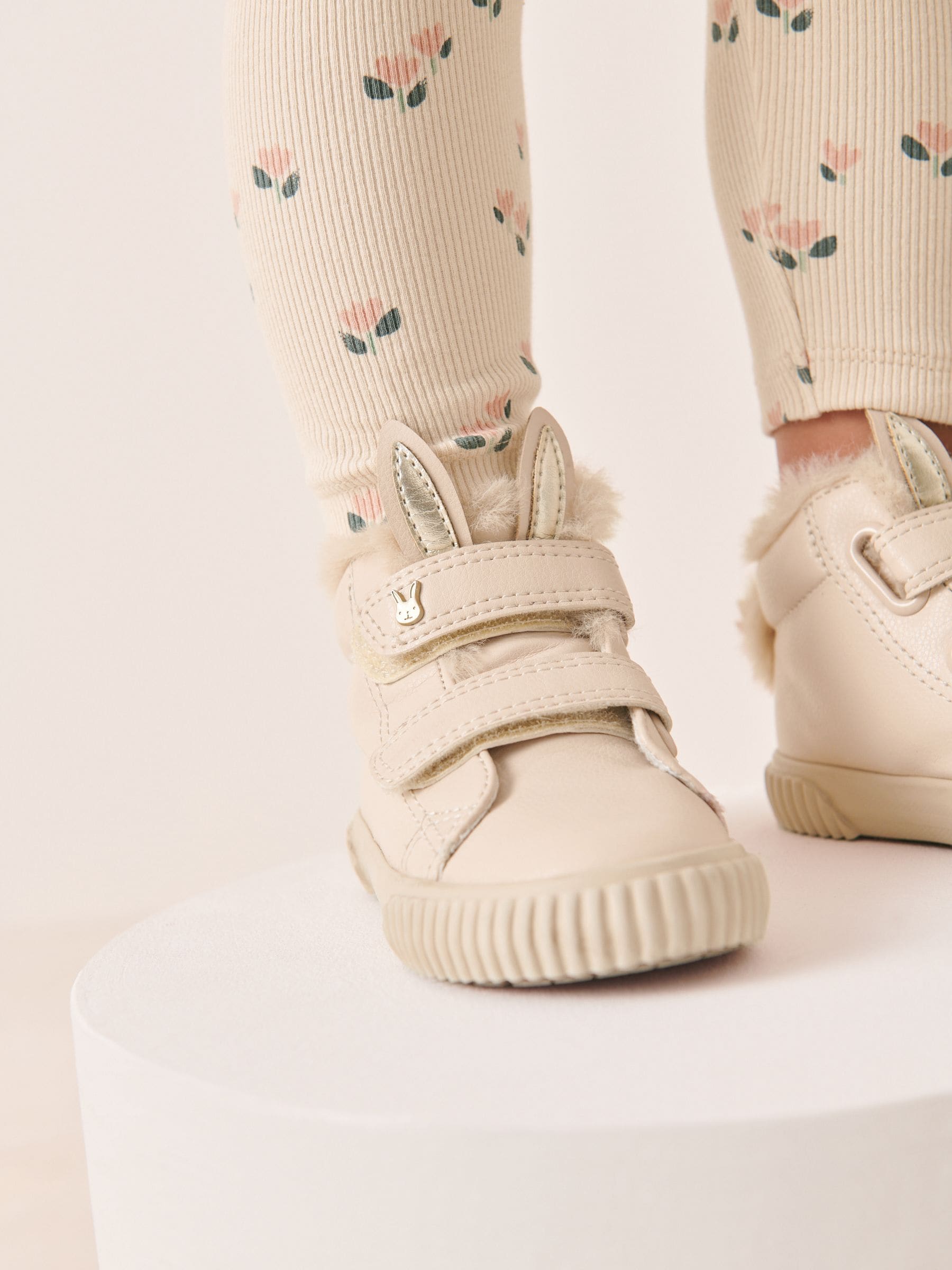 Lichtbeige met konijn - Hoge sneakers met klittenbandsluiting