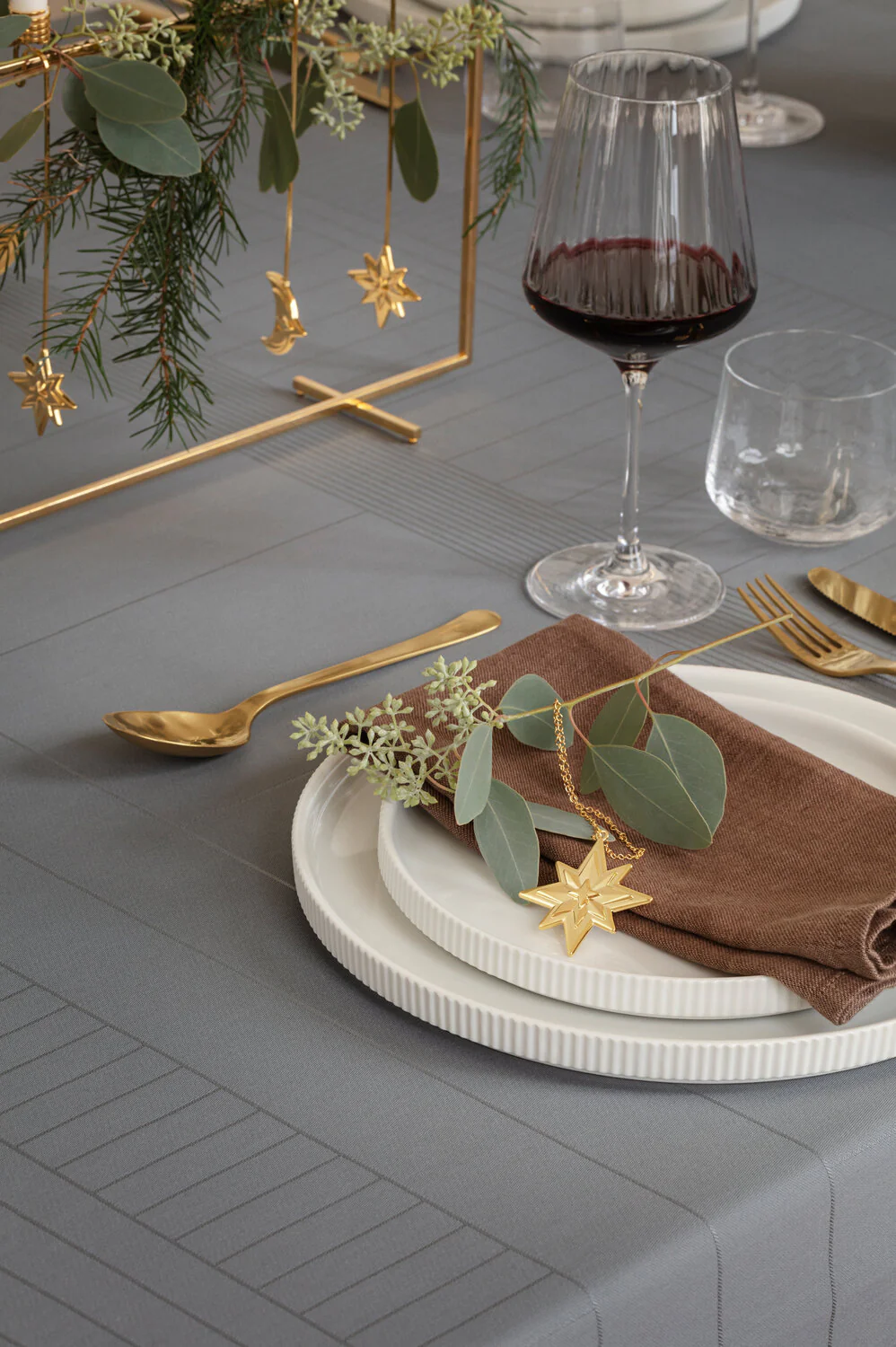 Georg Jensen  2024 juleophæng, stjerne m/kæde - forgyldt
