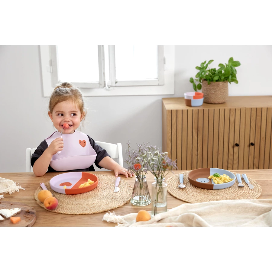 LÄSSIG Silikonlätzchen, Happy Rascals Heart lavender