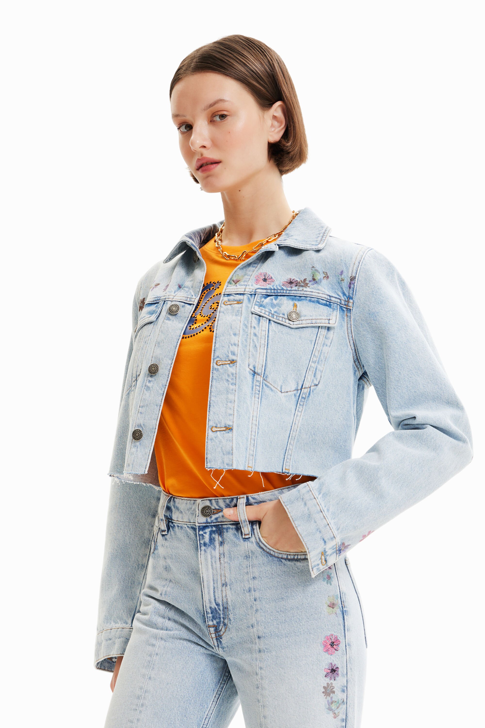 Veste courte en jean fleurs
