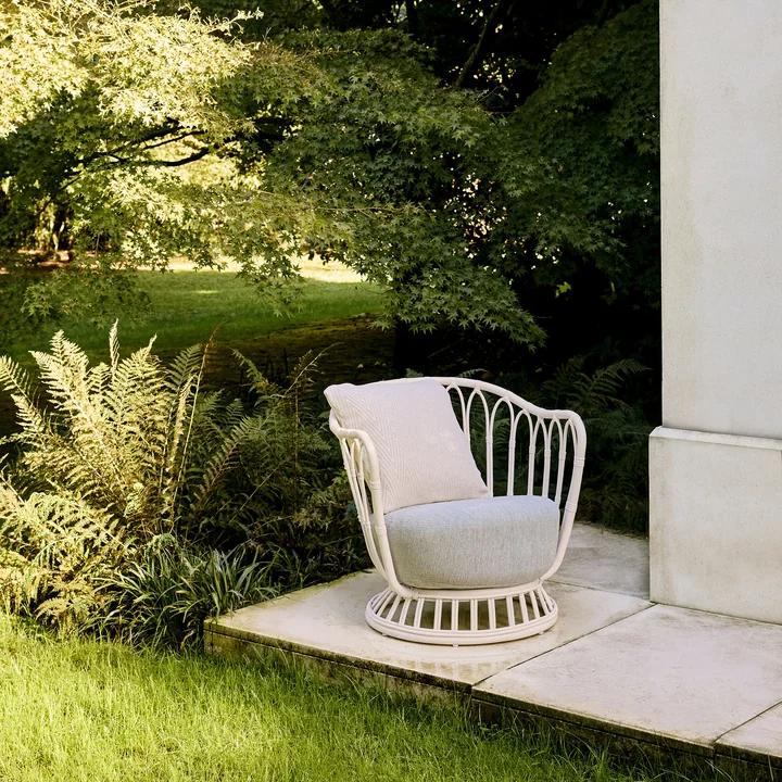 Gubi - Grace Outdoor Lounge Chair, schwarz / beige (Lorkey 41) / braun (Lorkey 43)