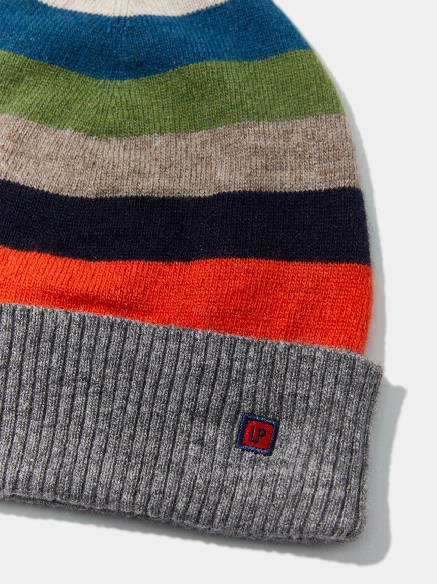 Gorro às riscas
