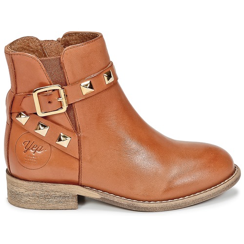 Young Elegant People - CELIA - Cognac