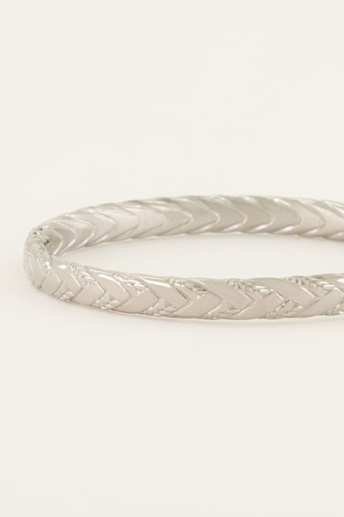 Minimalistisch gevlochten bangle