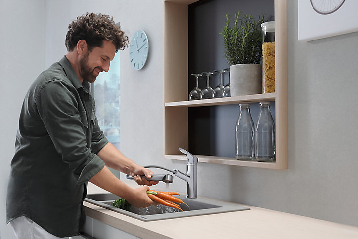 Mitigeur de cuisine avec douchette extractible chromé Hansgrohe Focus M43 150