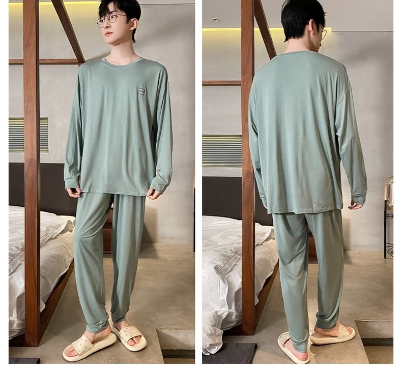 Featherbright - Pyjamaset: T-shirt met lange mouwen, ronde hals en lettersapplicatie + broek