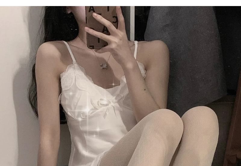 Dazzli - Spaghettibandjes V-hals Effen strikaccent Kanten rand Gewatteerd Nachthemd met Split
