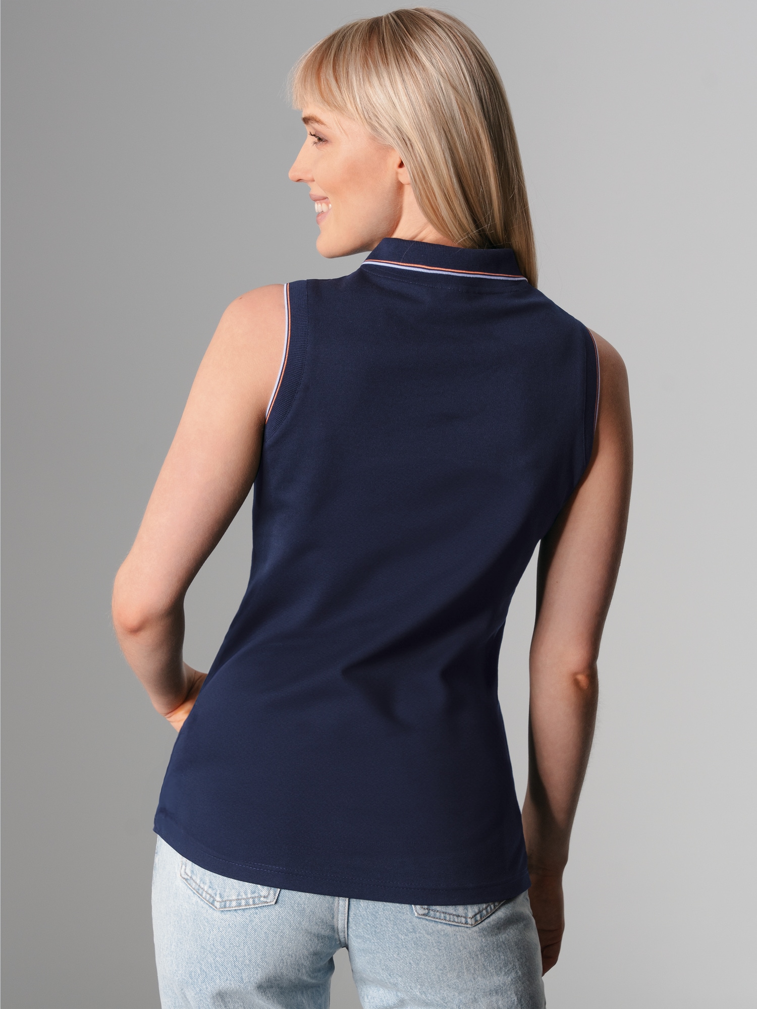 Ärmelloses Poloshirt mit kontrastfarbigen AkzentenNavy