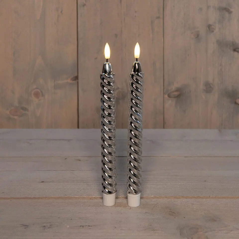 Anna's Collection LED dinerkaarsen - 2x -zilver - 25 cm - swirl