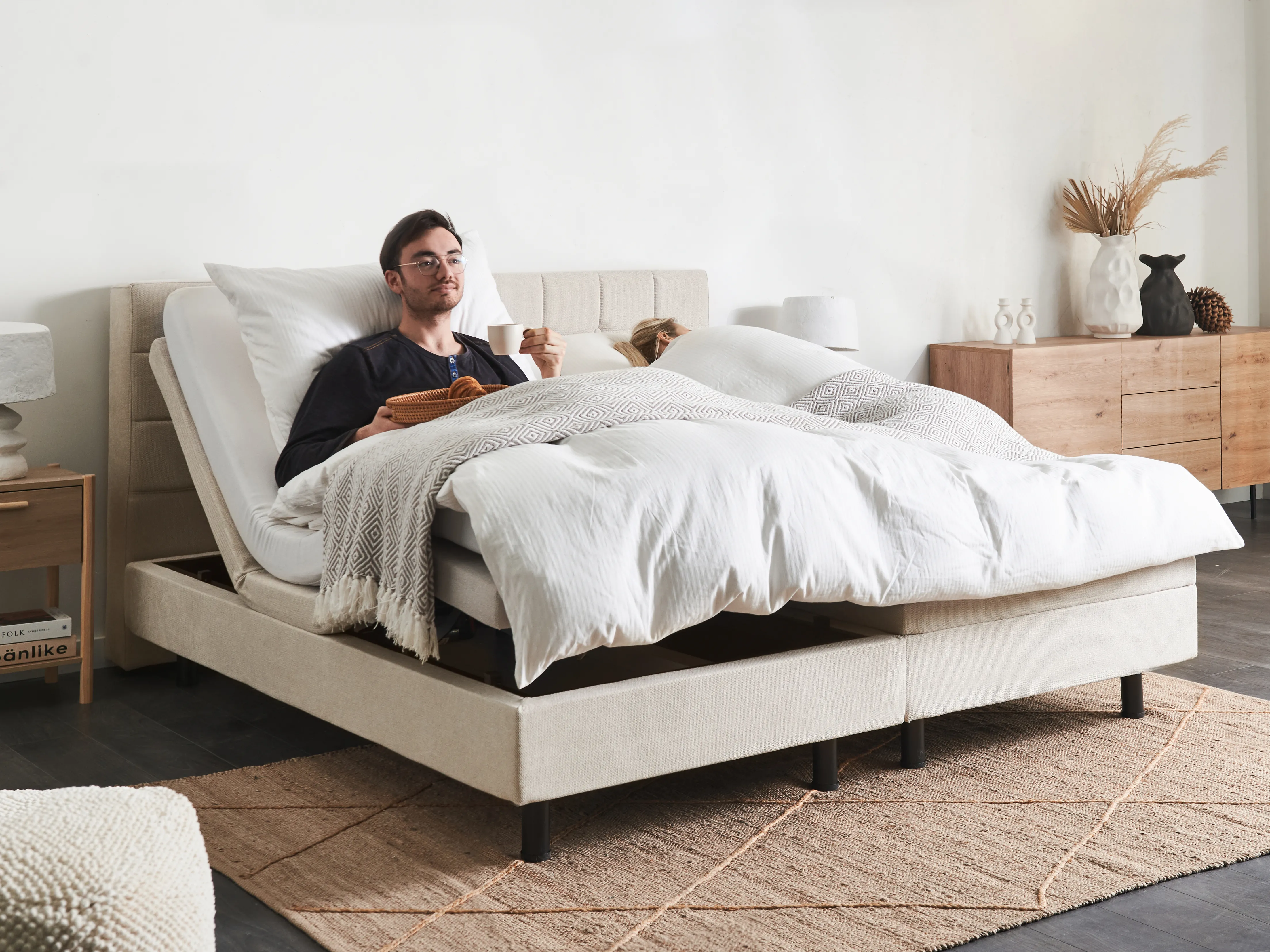 Verstelbaar bed Stof DUKE 180 x 200 cm Lichtbeige