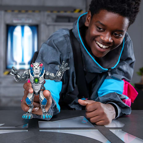 Mr. beast lab action figs metalicpanther