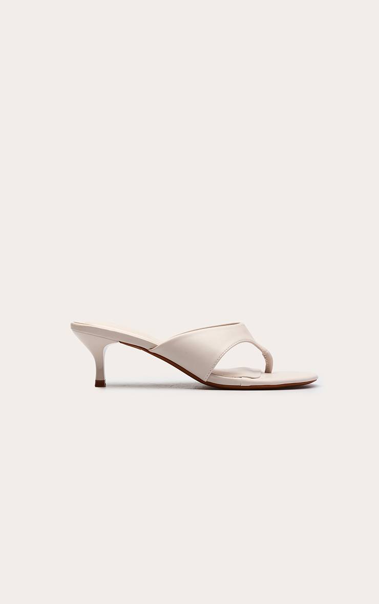 Beige Mules À Talon Chaton Avec Bride Entre-orteils Et Empeigne Haute