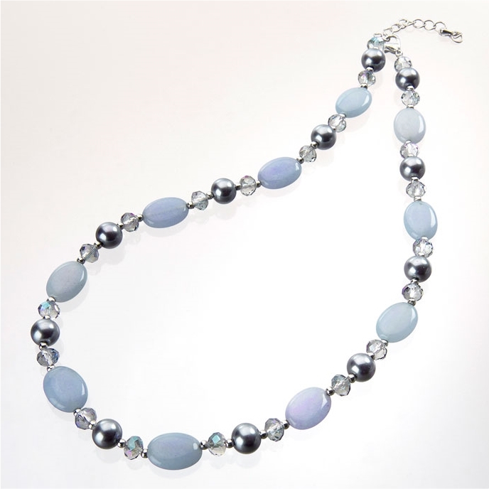 Collier de pierres bleues