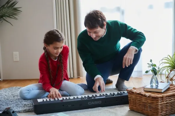 Casio CT-S400, Digital synthesizer, Kor, Flanger/Digital signalbehandling (DSP), Efterklang, 5 W, Sort, LCD, Vekselstrøm, Batteri
