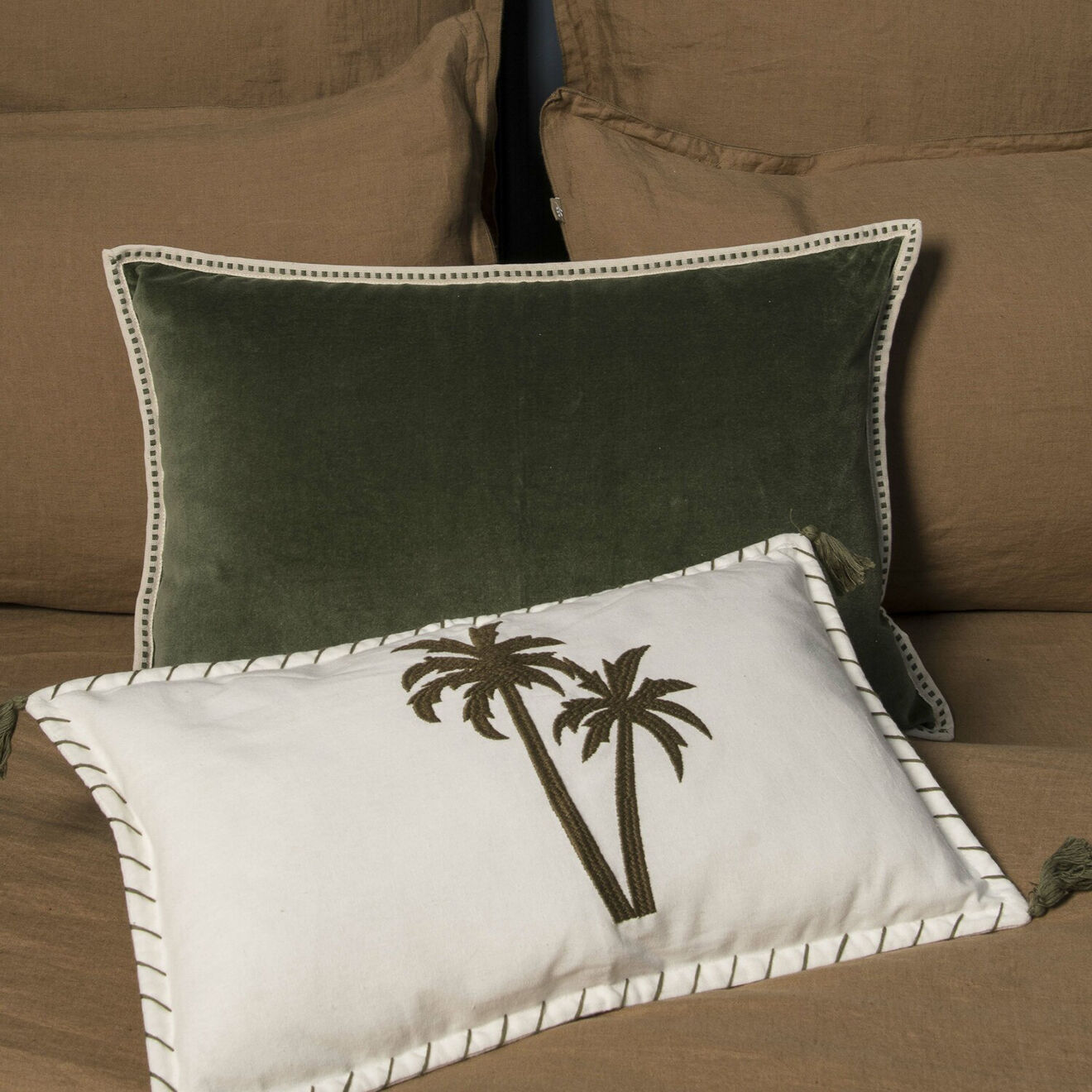 Febronie Housse de coussin velours Ella vert kaki