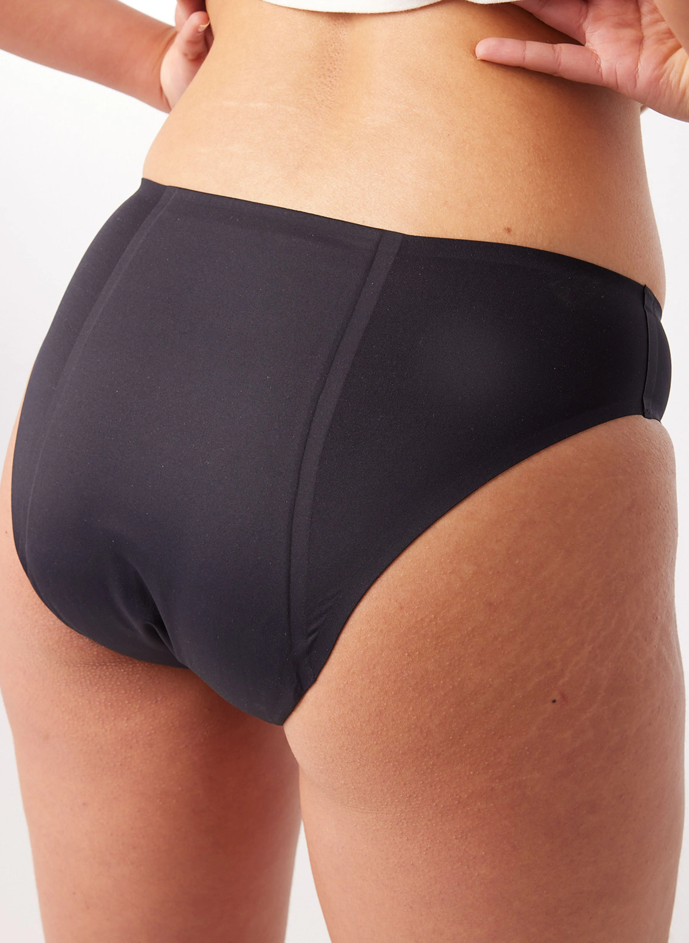 HECATE - Culotte menstruelle en fibres recyclées mélangées | Noir