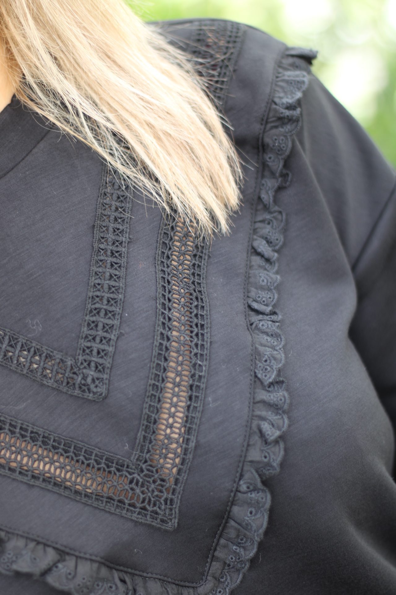 Culture - Bess Chabrina Sweatshirt - Black