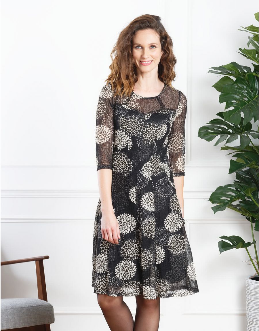 Robe en dentelle noire