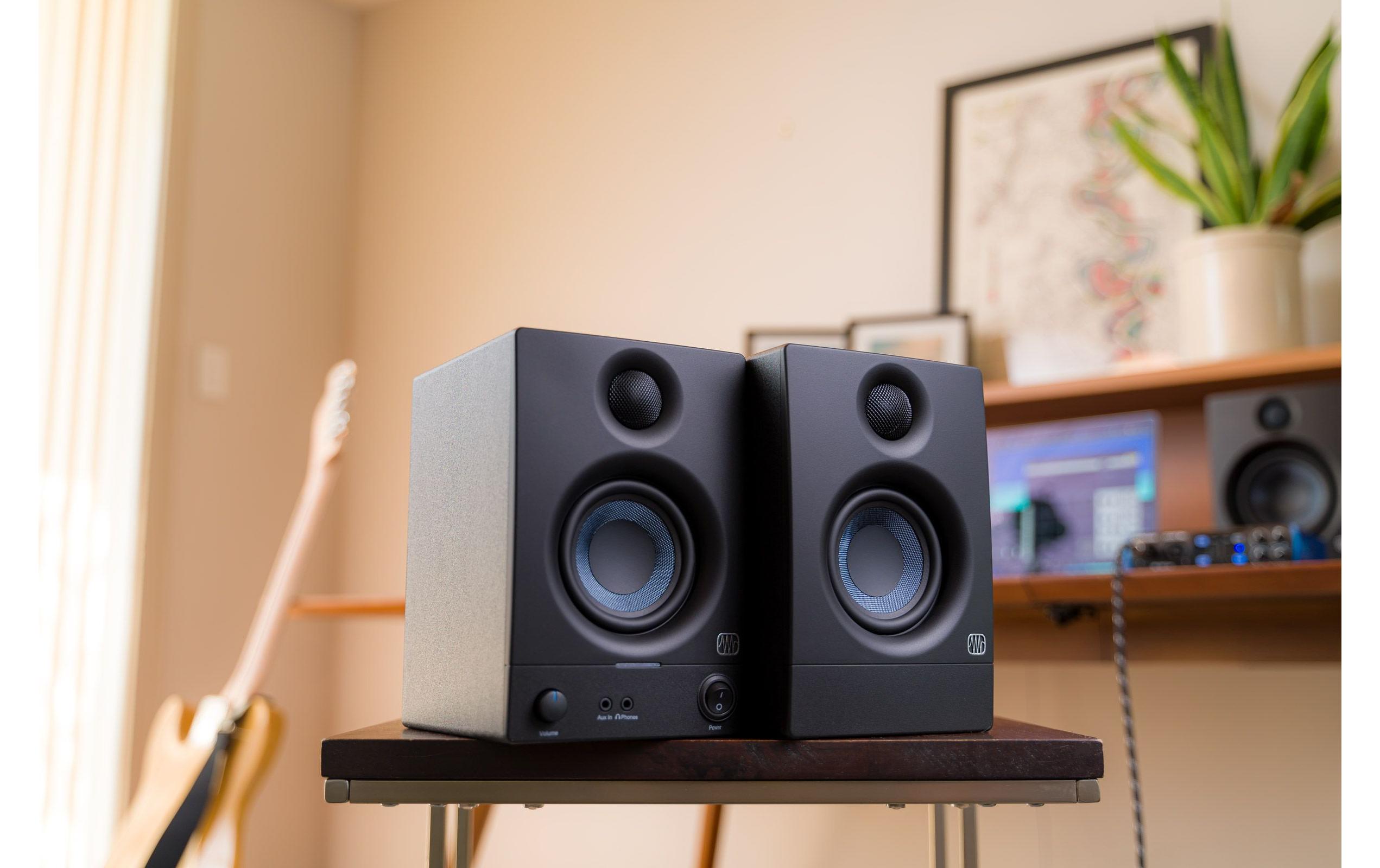 Studiomonitore Eris 3.5 (2 Gen.) SchwarzAktive 3.5-Zoll-Medienreferenzmonitore