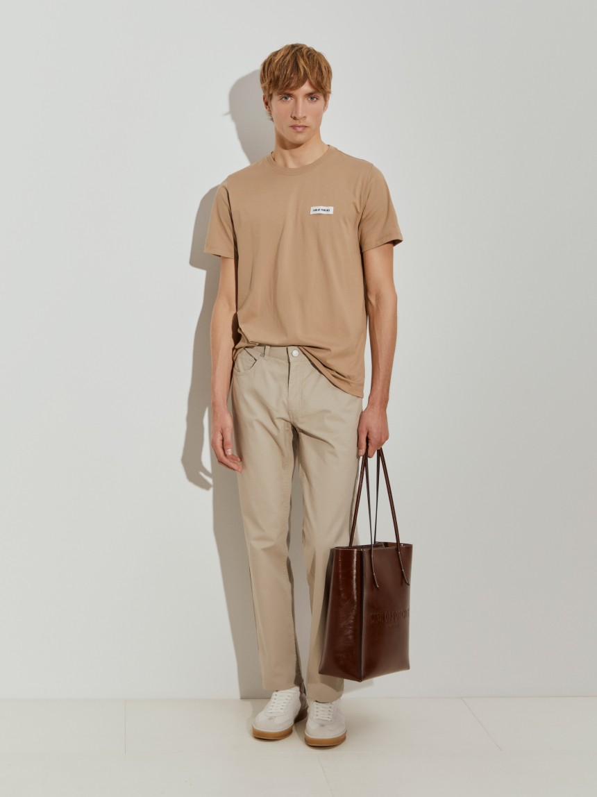 Calças regular fit com cinco bolsos