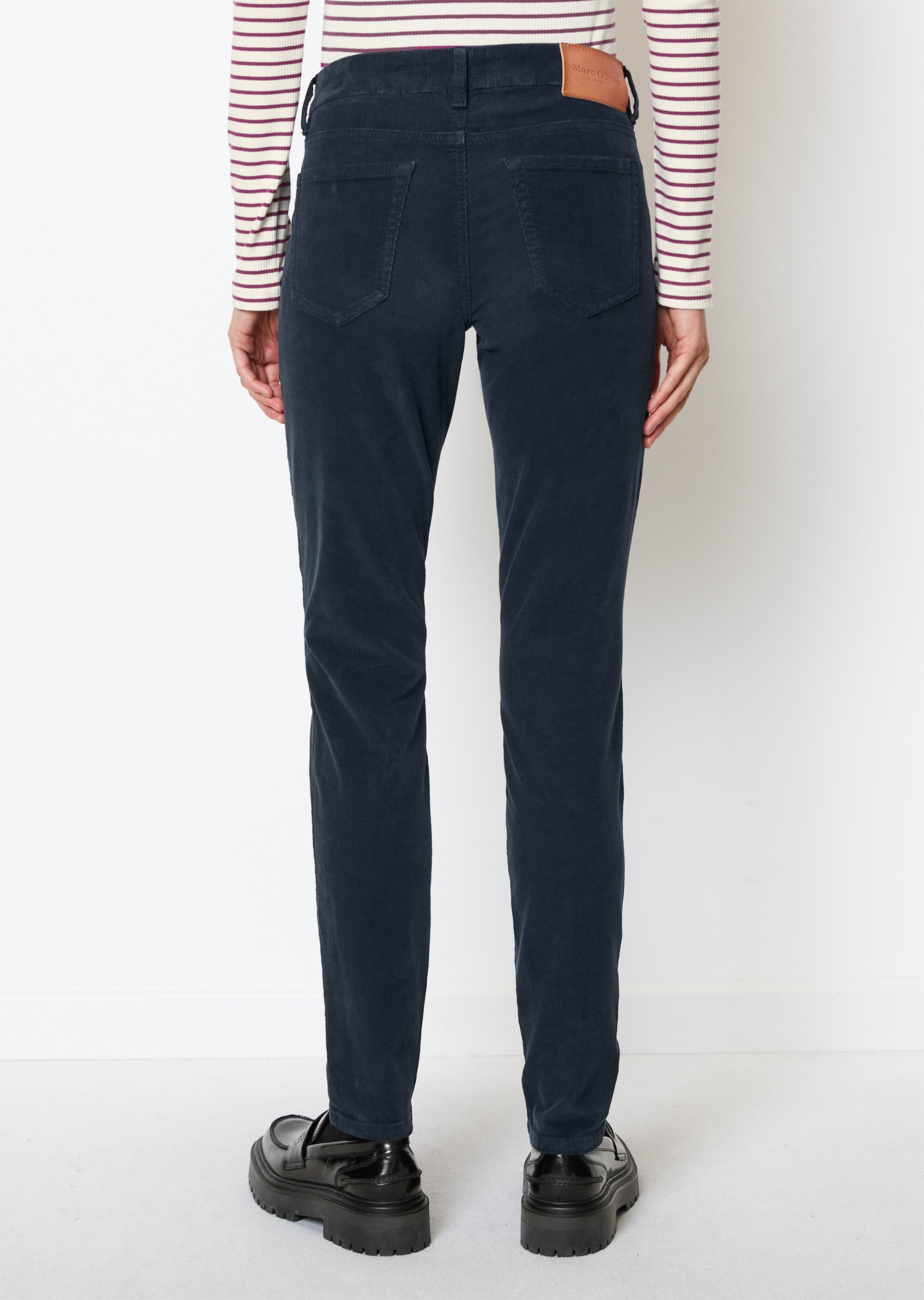 Cordhose Modell ALBY slim aus Organic Cotton-Stretch