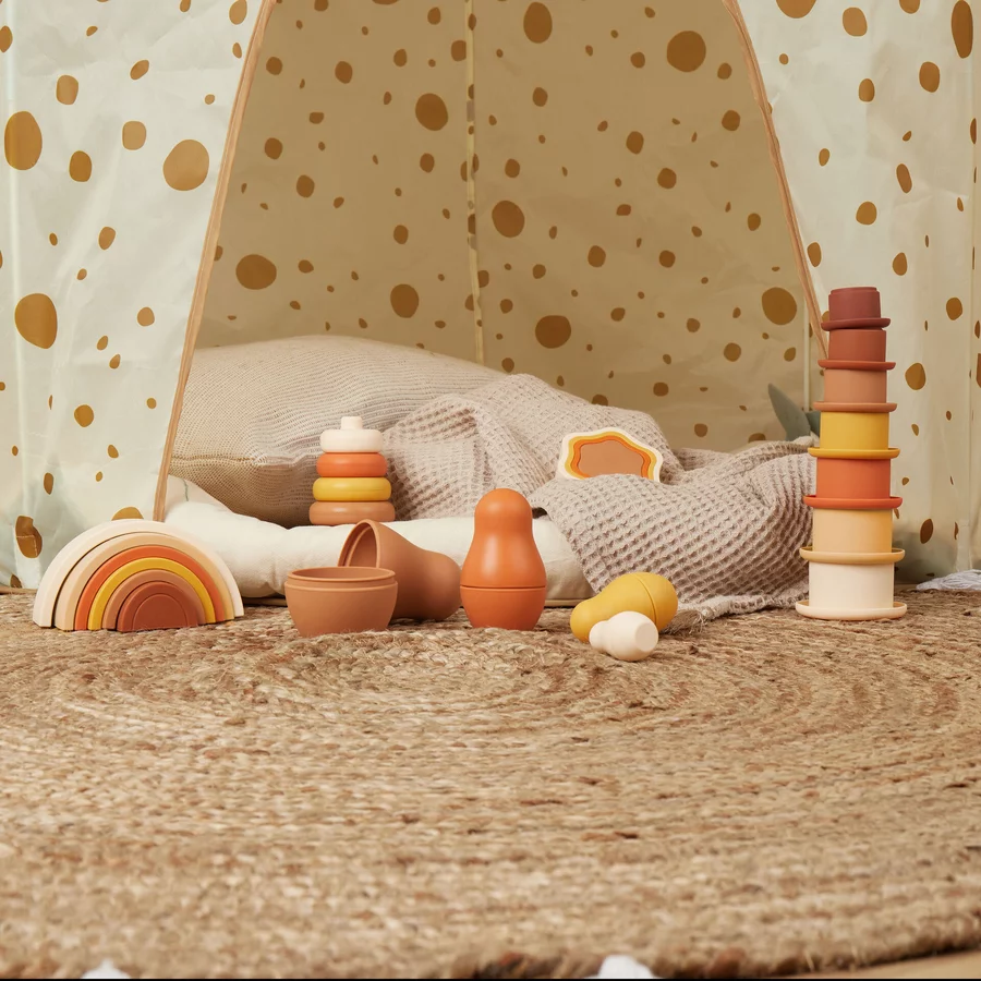 bieco Silikon Stapelturm Blume Chocolate Bliss