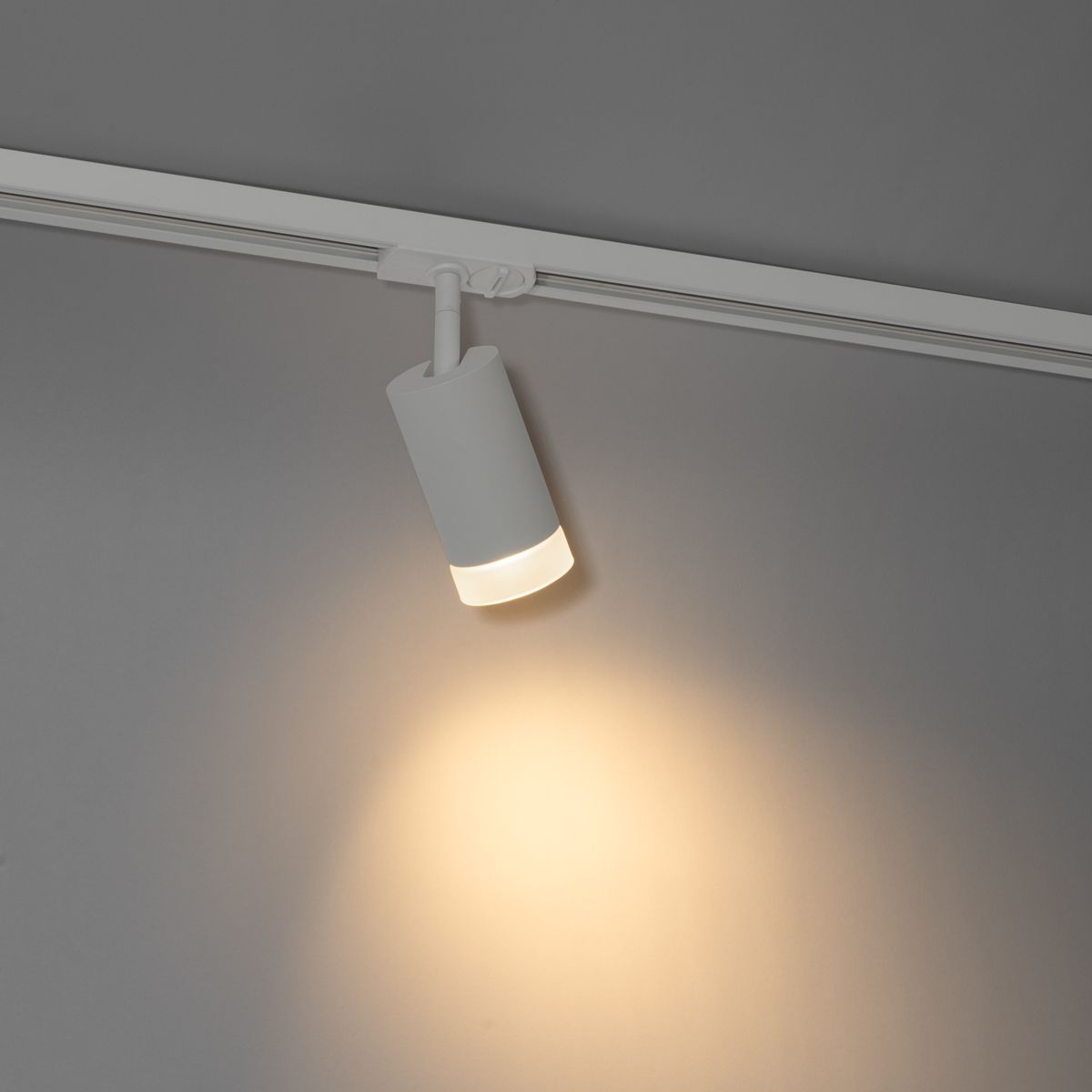 Moderne spot met witte ring voor railsysteem 1-fase GU10 50mm - Iconic Jeana