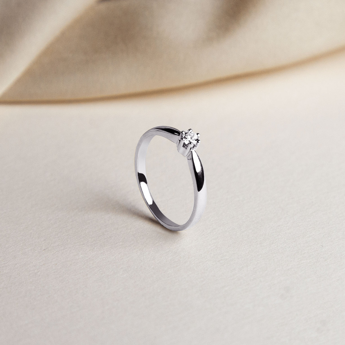 Solitaire or blanc 750 diamant synthétique 0,1 carat