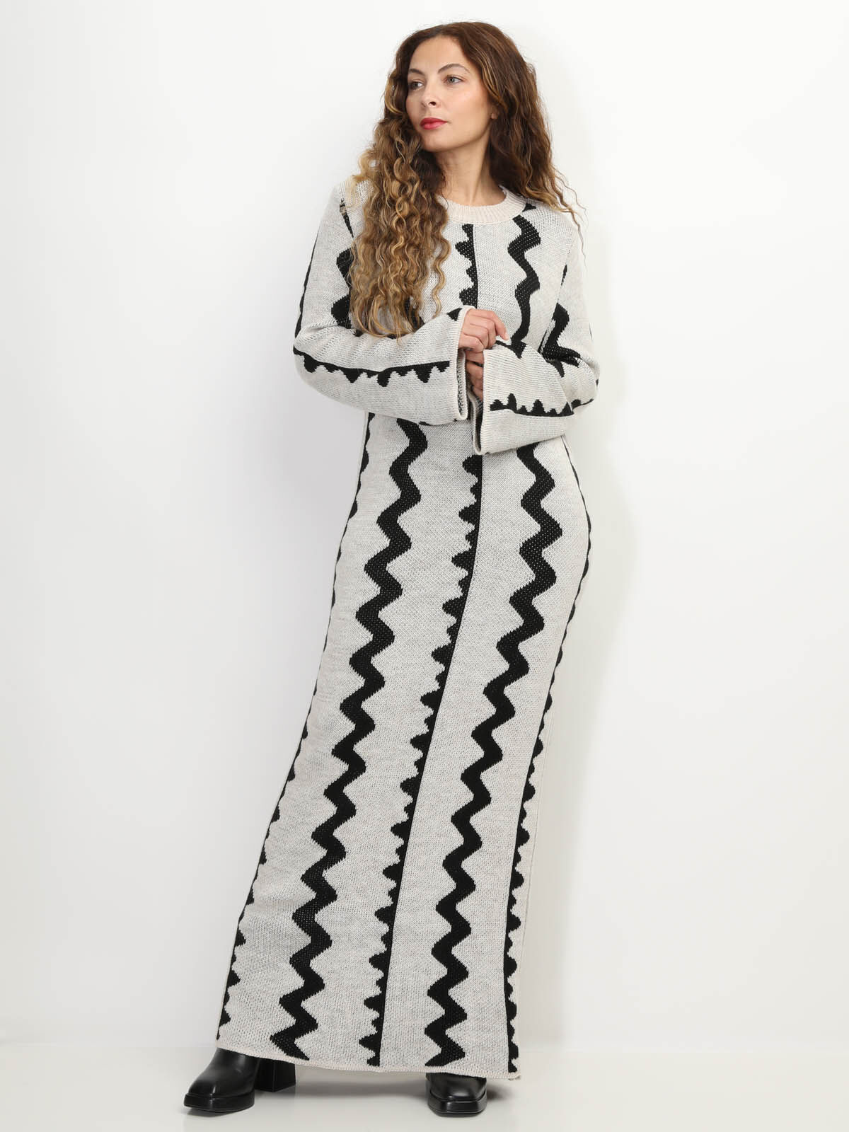 Robe pull longue à motif vagues- beige_noir