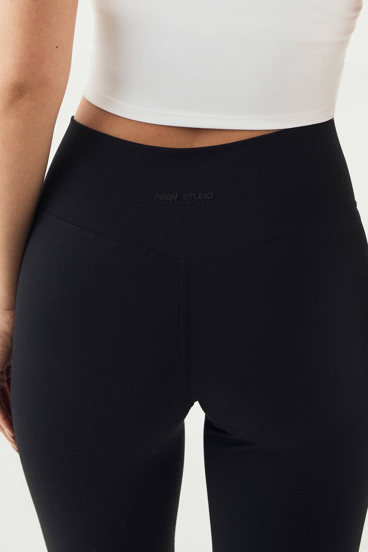 DSGN Studio Legging Capri Taille Enveloppante Ultra Sculptant