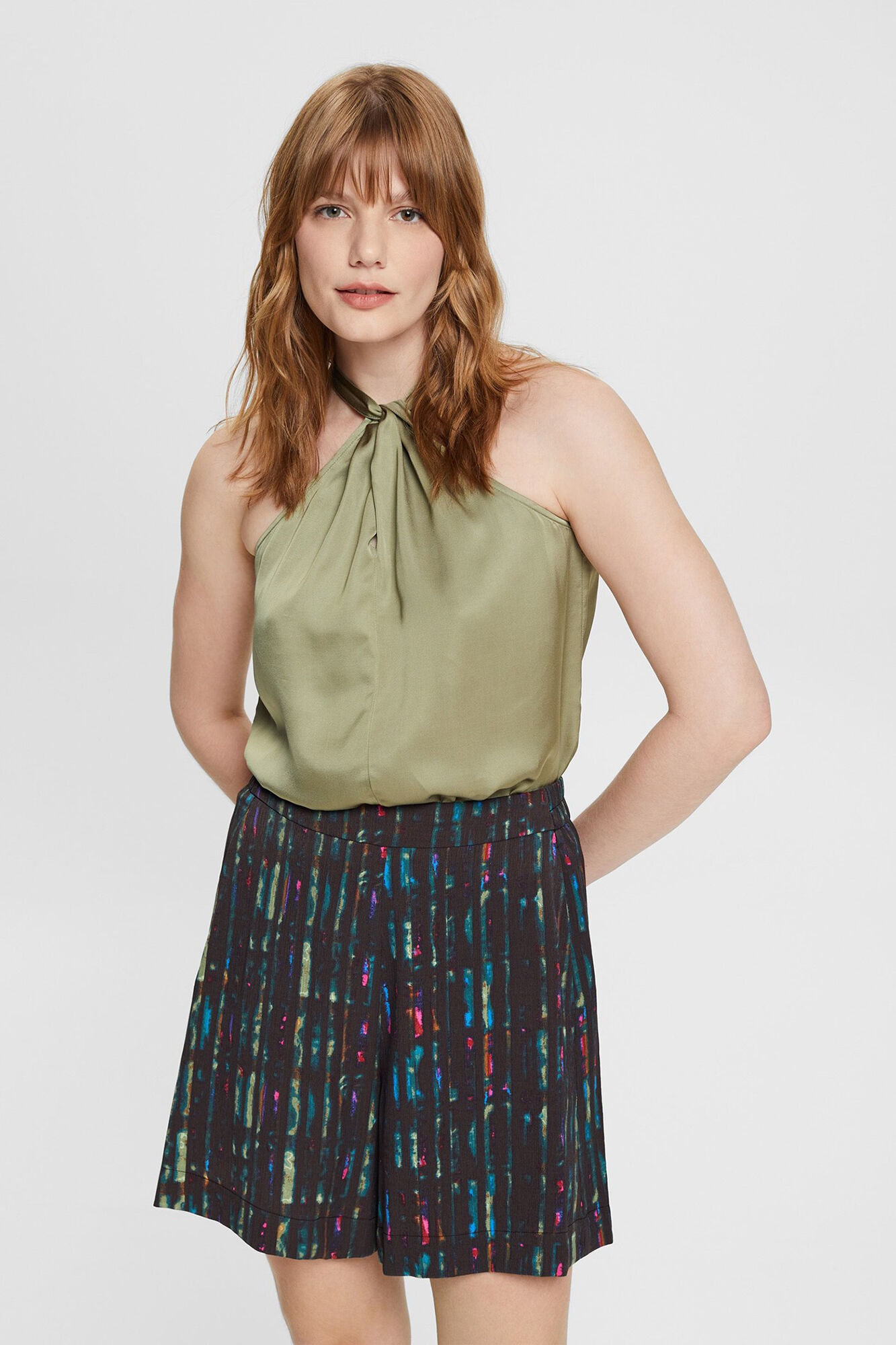 Blusa de cetim com decote halter - Cáqui