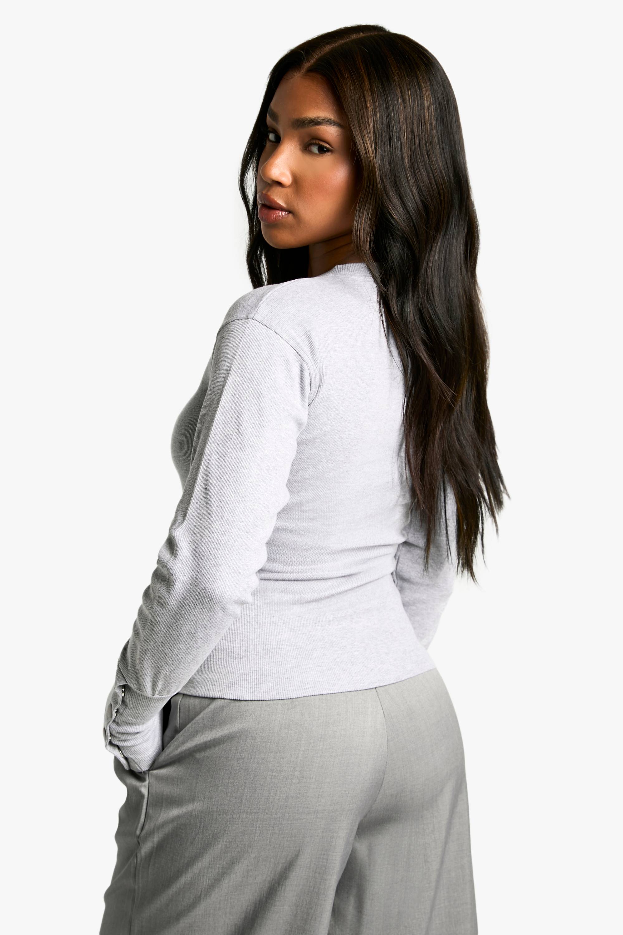 boohoo Top à manches longues côtelé à boutons-pression et taille cintrée