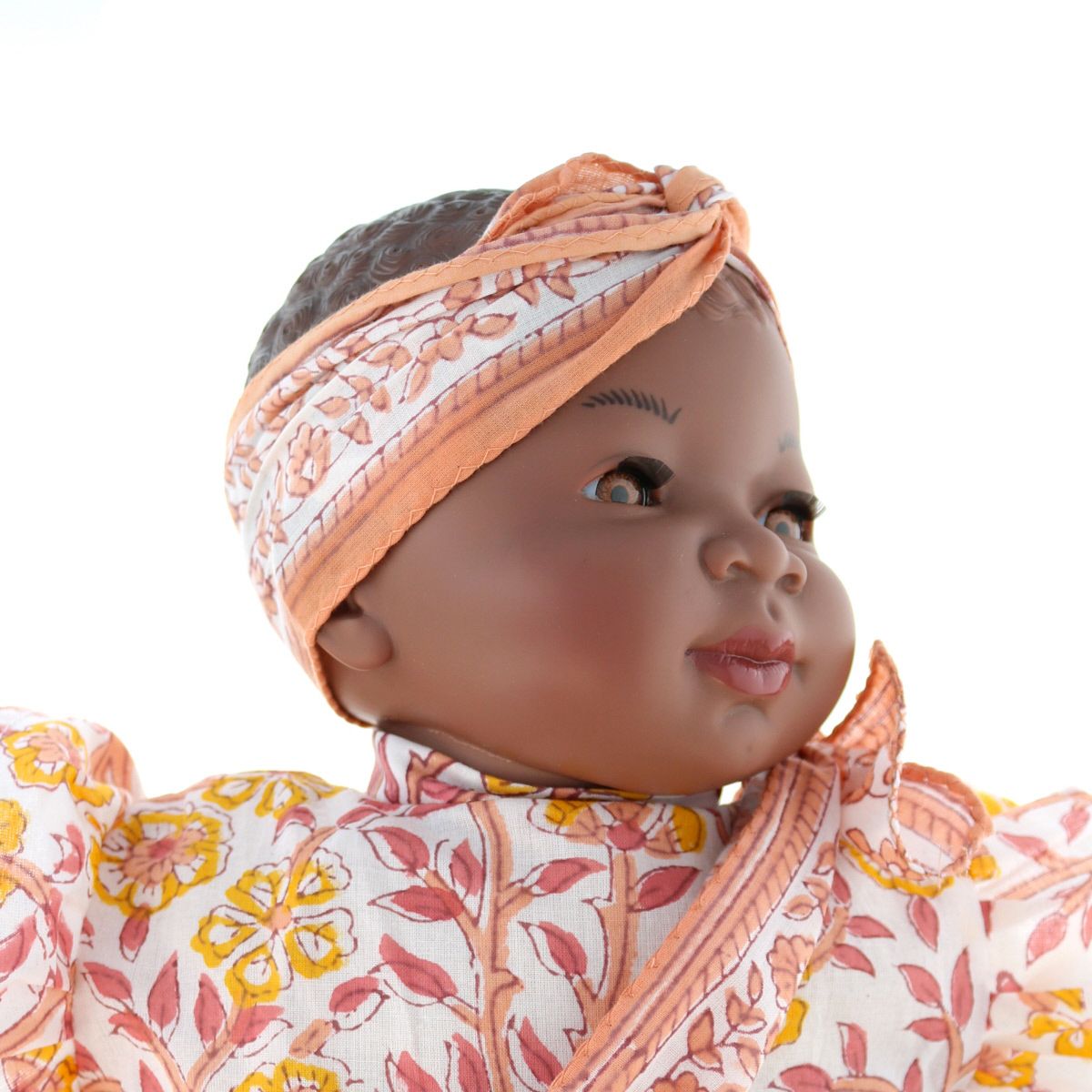 Poupée Meera blockprint orange et rose Frisette