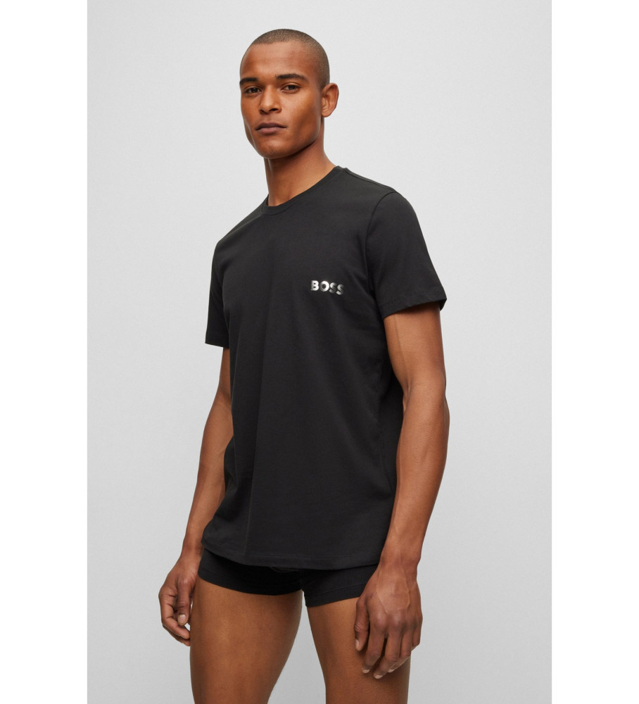 Conjunto de roupa íntima BOSS, camiseta e cueca boxer preta.