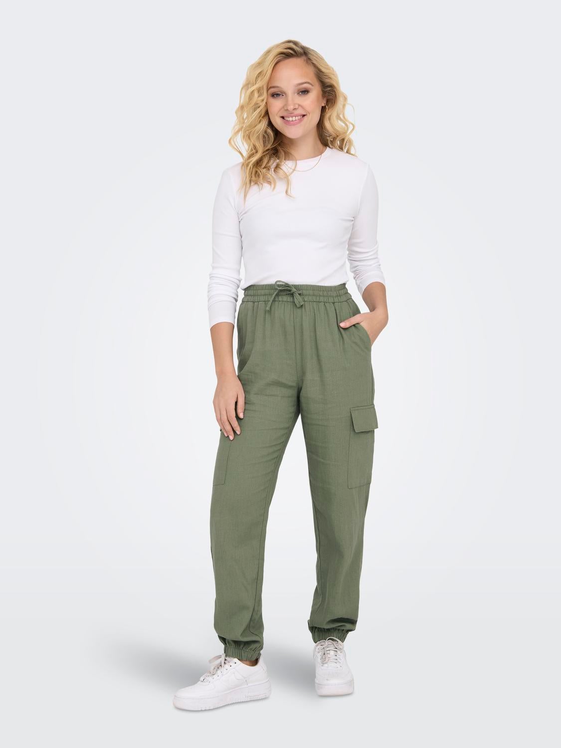 ONLCARO Mittlere Taille Cargo Schnitt Cargo-Hose Oil Green