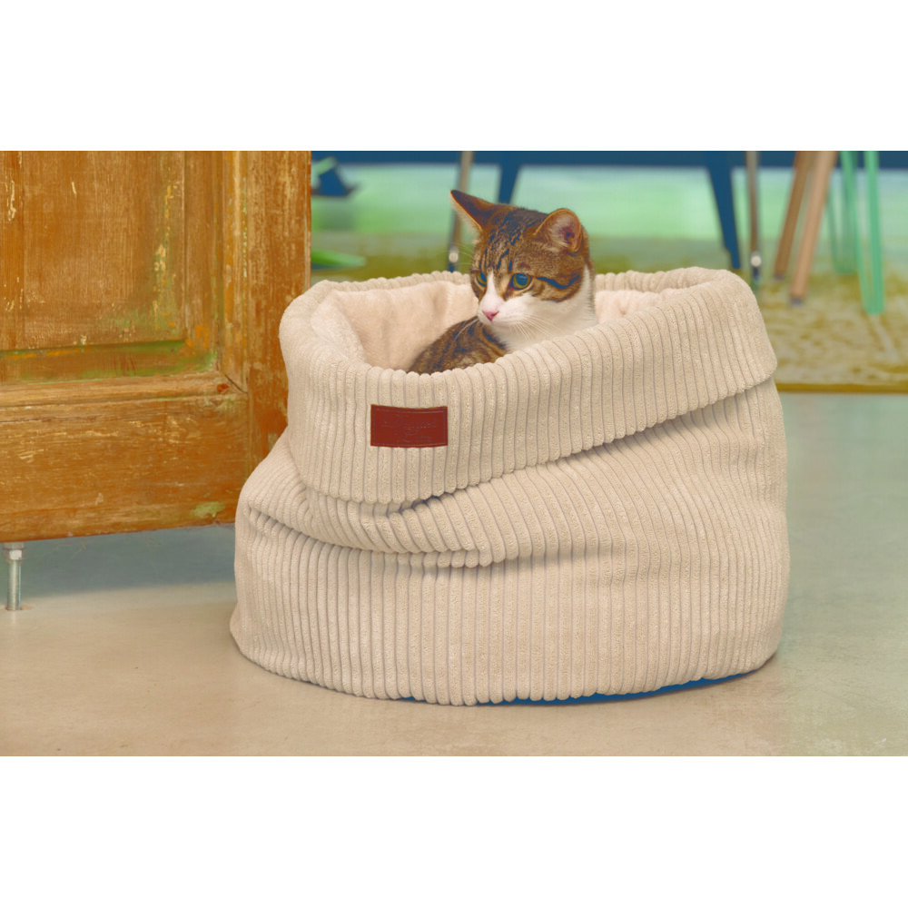 Designed by Lotte Kattenmand Ribbed Lichtgrijs50 x 50 x 35 cm