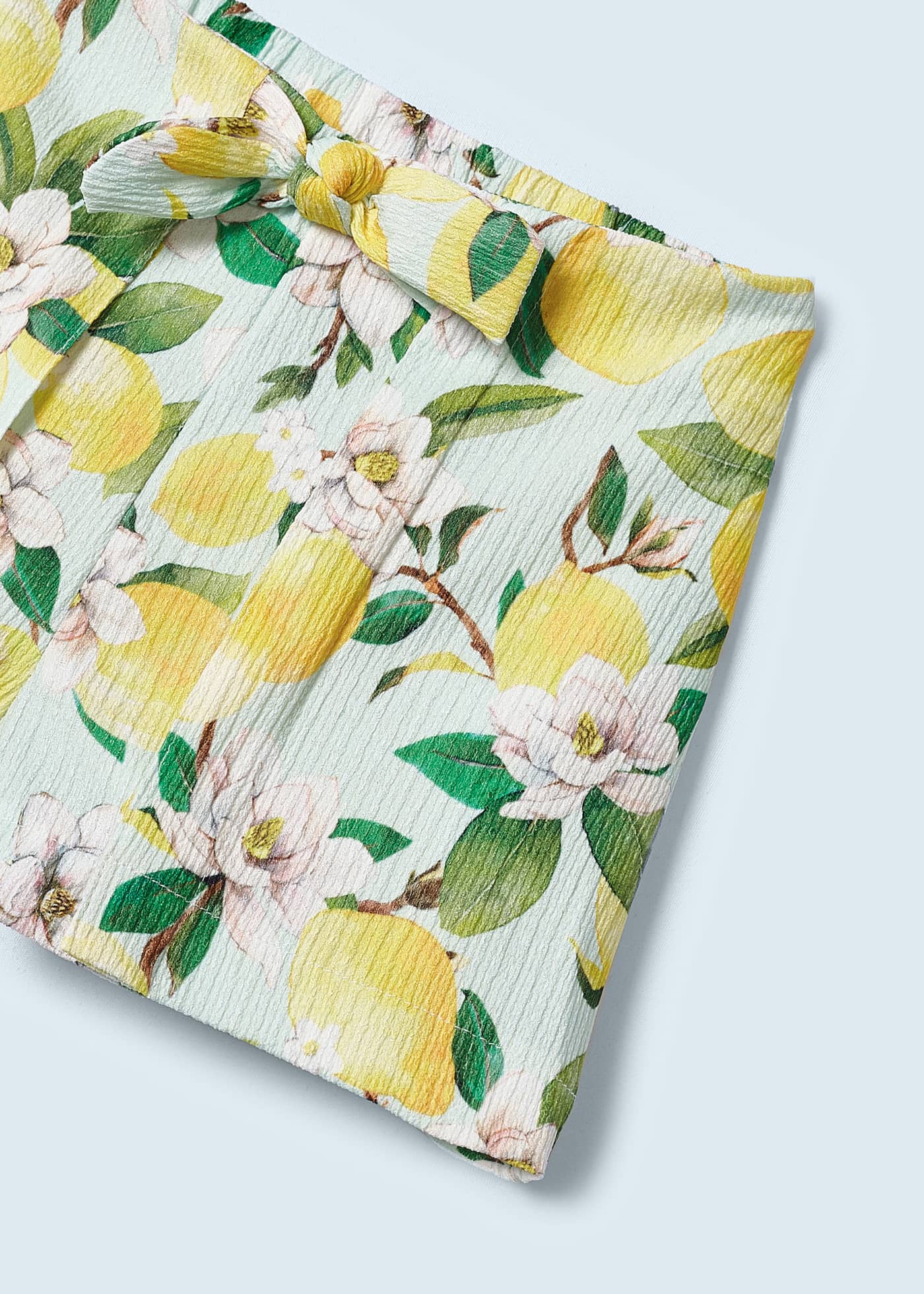 Conjunto de duas peças com shorts estampados para meninas