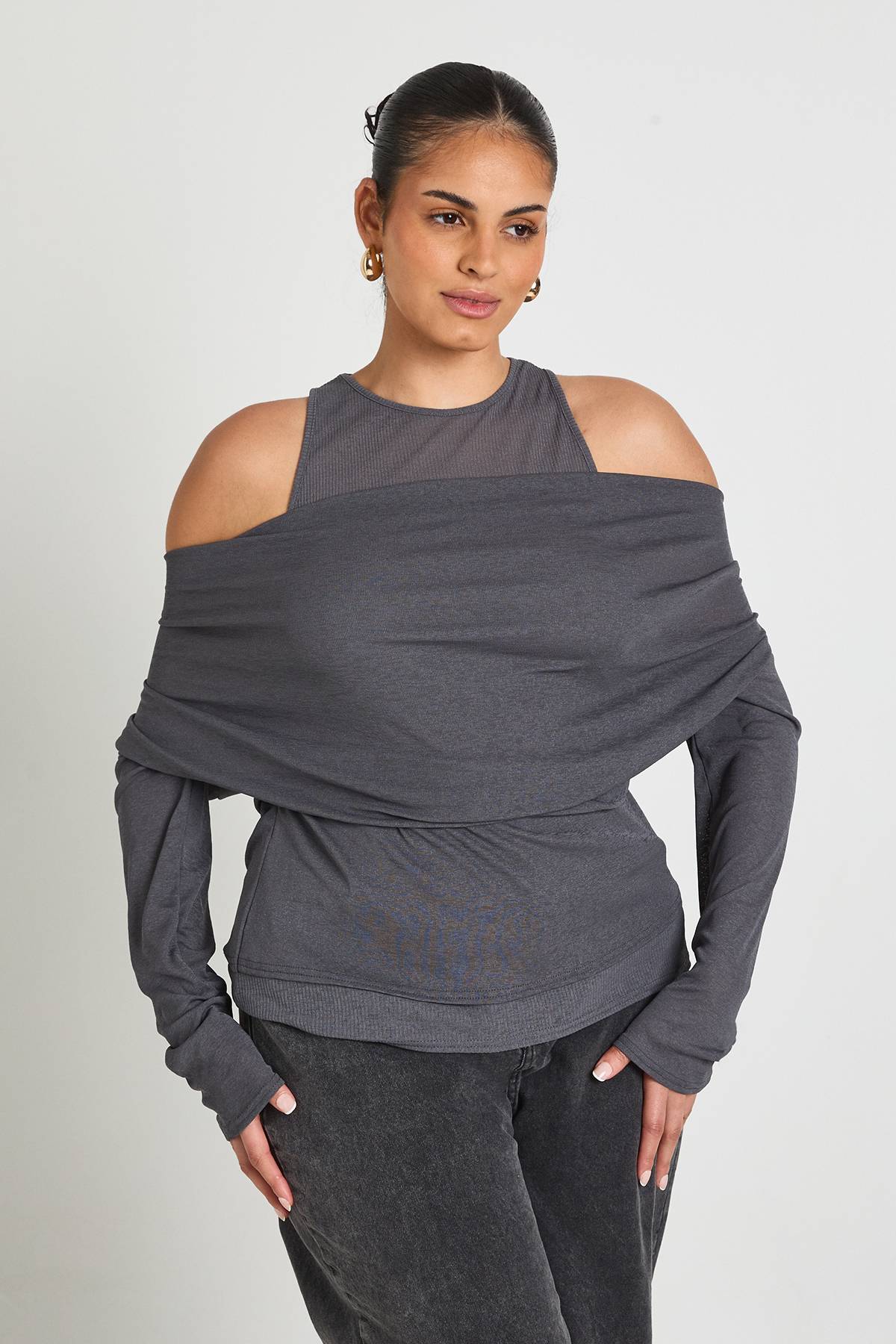 boohoo Haut Grande Taille À Manches Longues Asymétrique Effet Superposé 2-en-1
