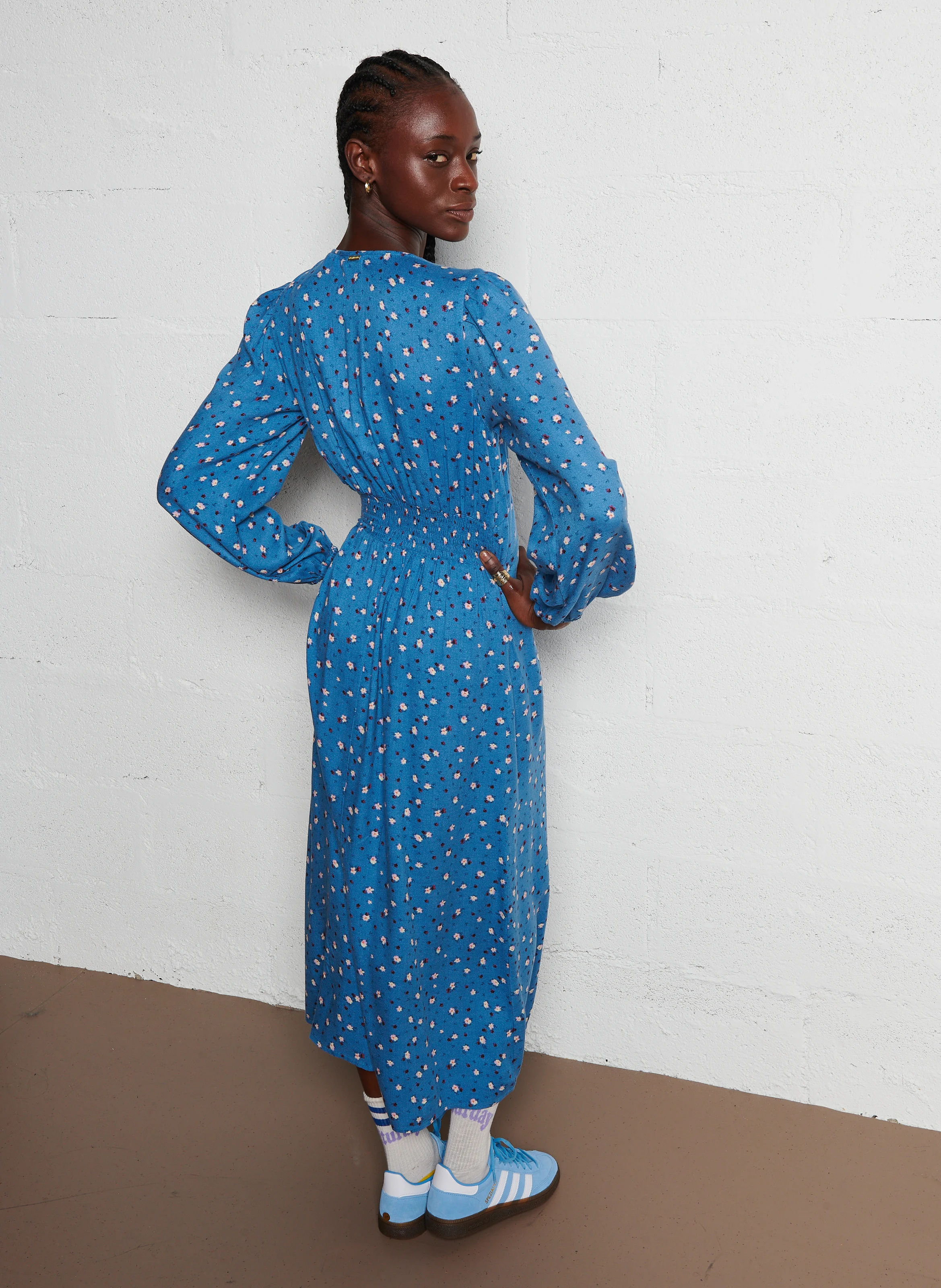 COOL NIGHT - Robe longue droite à col V | Bleu