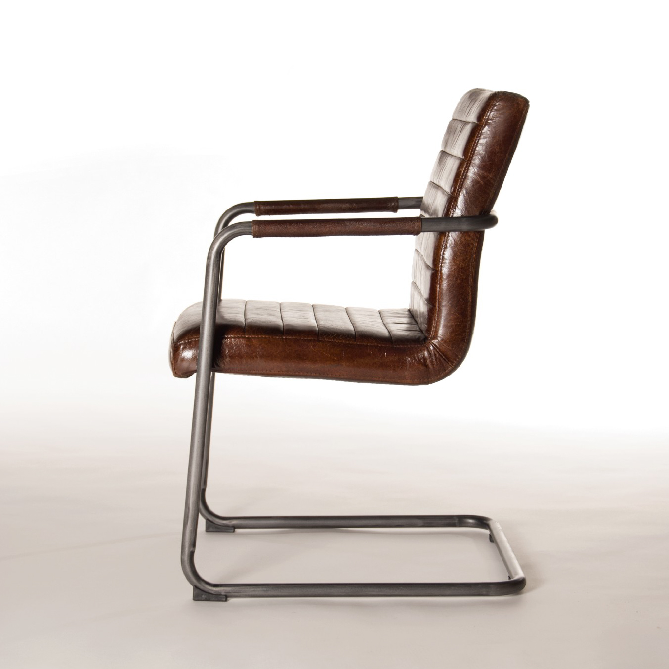 Lederstuhl 'Clinton', mit Armlehne, L 58 cm, B 55 cm, H 85 cm von fischer's lagerhaus