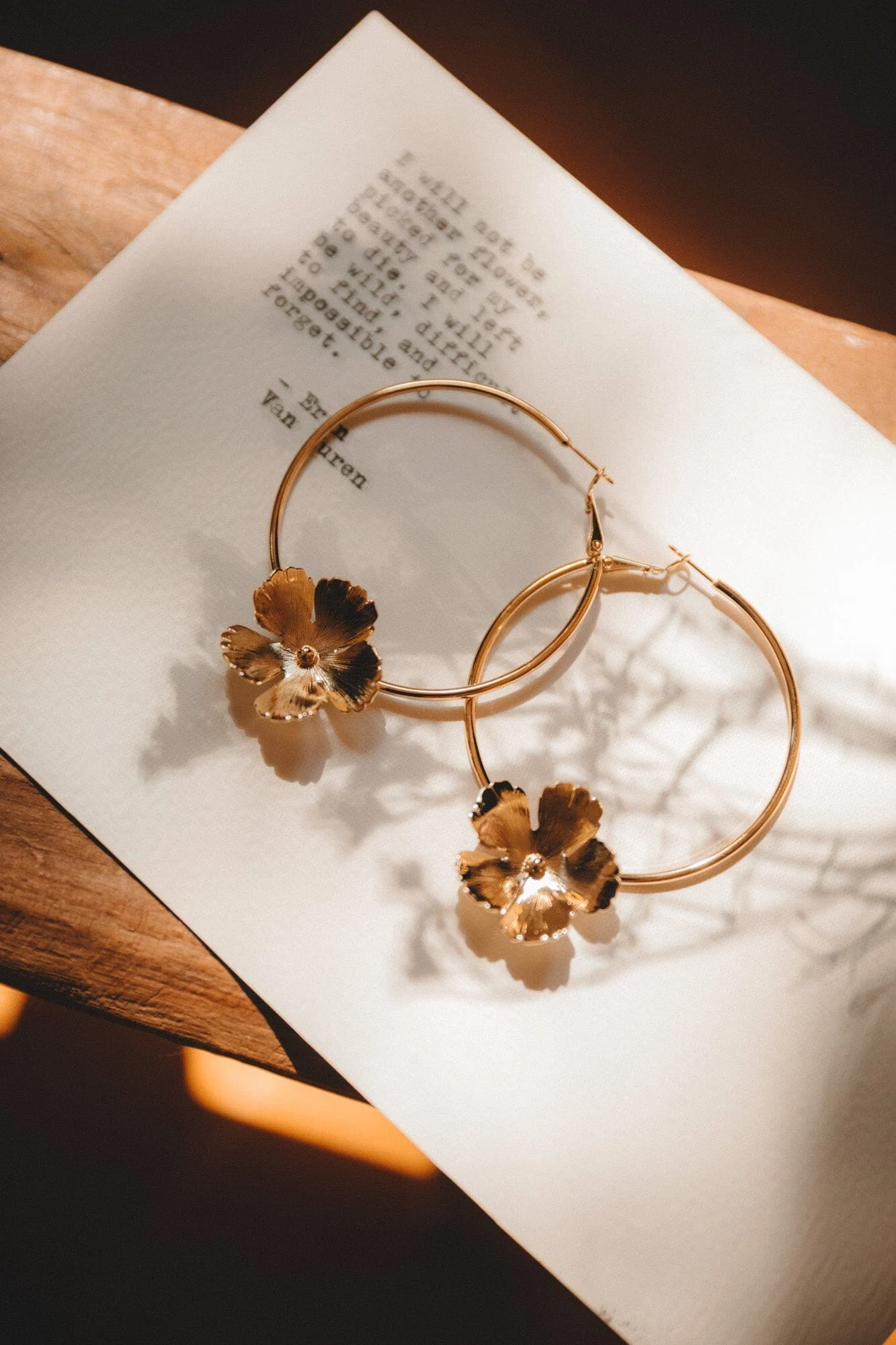 ORPHÉE - Boucles d'oreilles créoles fleurs doré à l'or fin | Doré