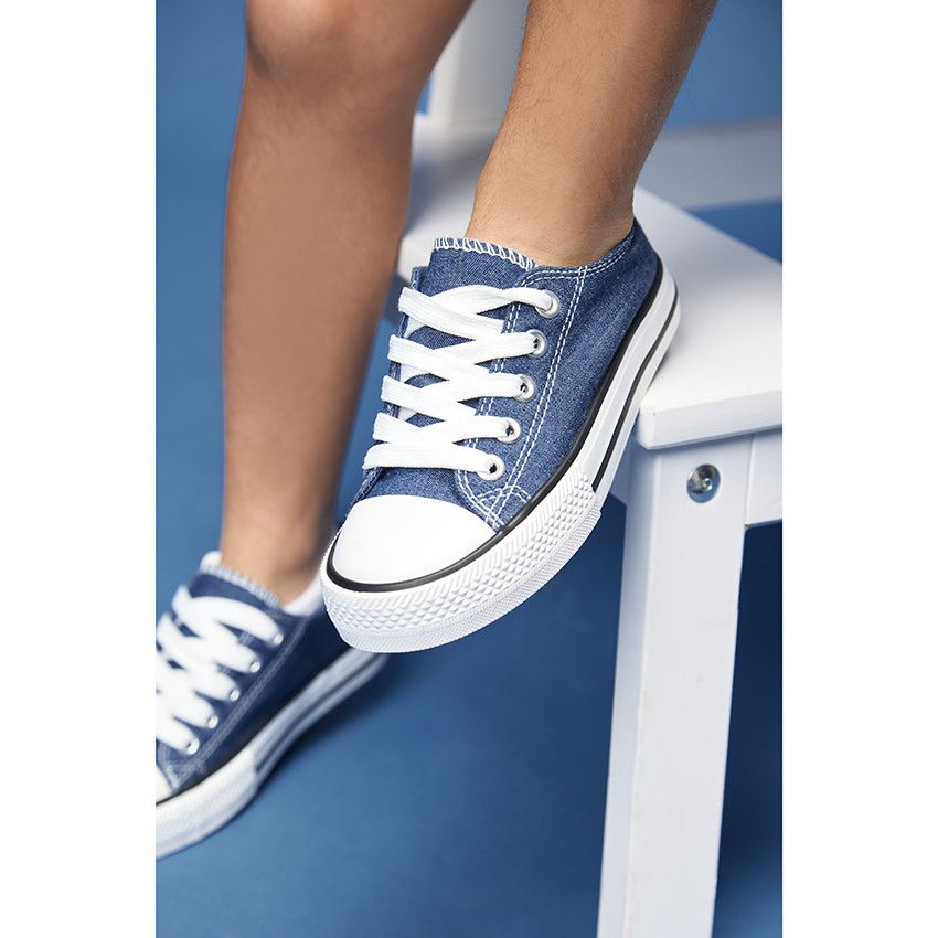 Baskets basses en toile avec lacets mixtes - Bleu