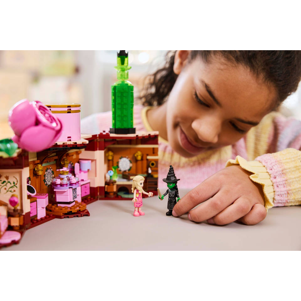 LEGO Wicked Glinda en Elphaba's slaapzaal 75683