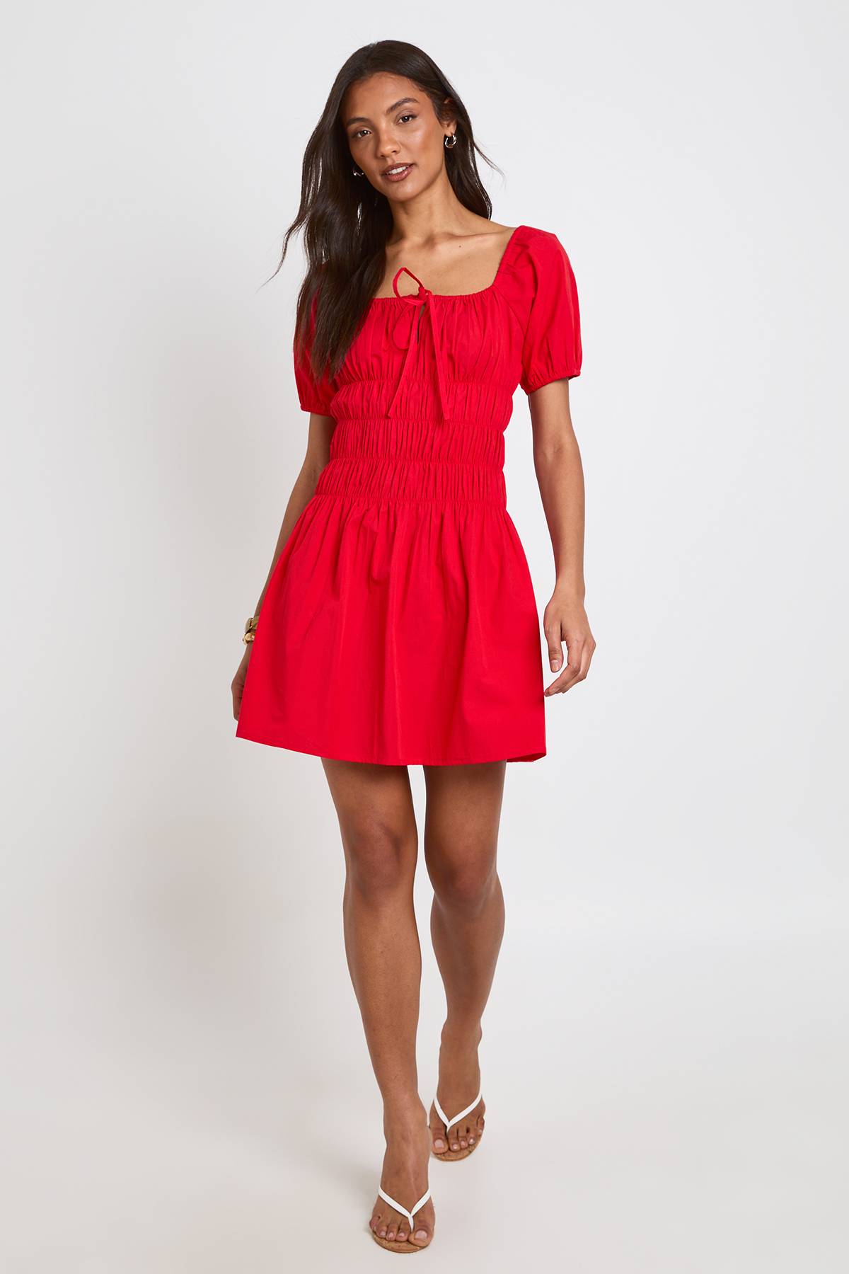 boohoo Robe Courte Froncée En Popeline De Coton Avec Manches Bouffantes